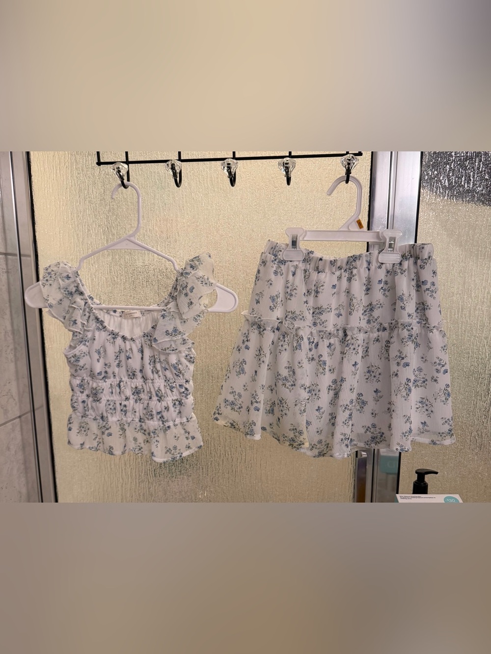 No Comment Blue & white Floral Girls Top & matching Skirt Set Size 12 LN $10